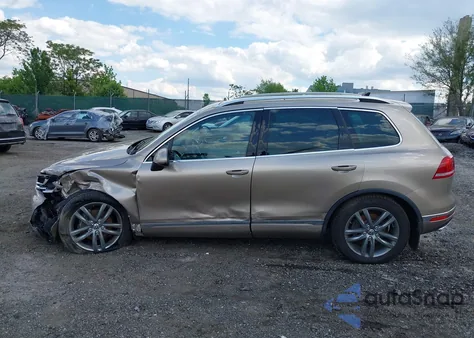 2015 Volkswagen Touareg Tdi Lux from USA, damaged, VIN WVGEP9BP1FD004040